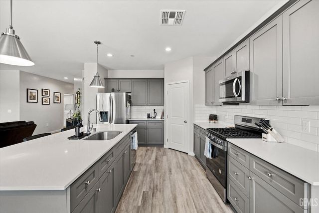 10301 Huslia River Avenue, Bakersfield, CA 93311