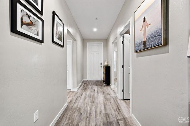 10301 Huslia River Avenue, Bakersfield, CA 93311