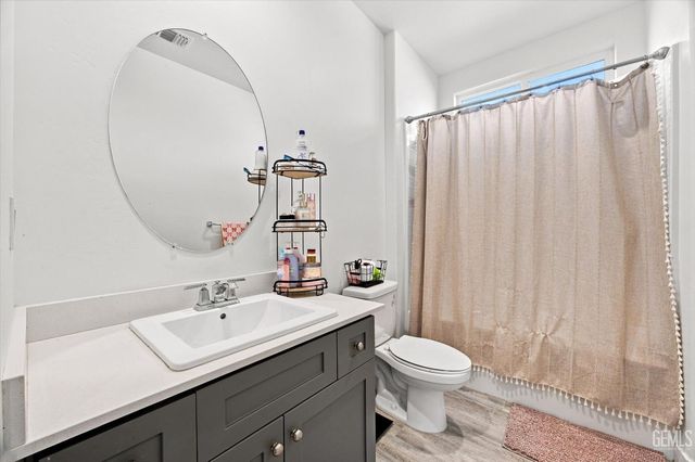 10301 Huslia River Avenue, Bakersfield, CA 93311