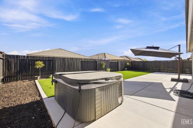 10301 Huslia River Avenue, Bakersfield, CA 93311