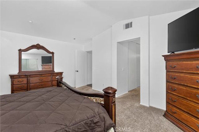 15559 Skylark Avenue, Fontana, CA 92336