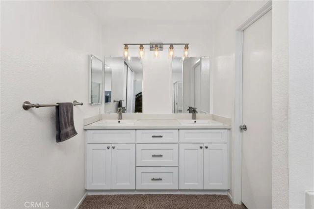 15559 Skylark Avenue, Fontana, CA 92336