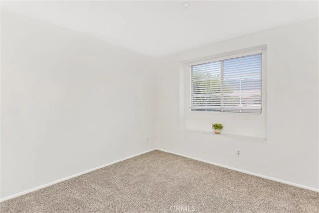 15559 Skylark Avenue, Fontana, CA 92336
