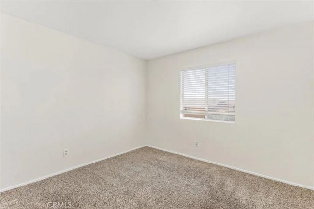 15559 Skylark Avenue, Fontana, CA 92336