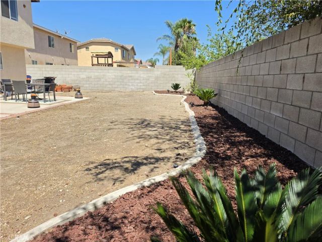 15559 Skylark Avenue, Fontana, CA 92336