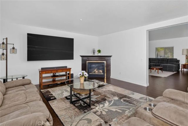 15559 Skylark Avenue, Fontana, CA 92336