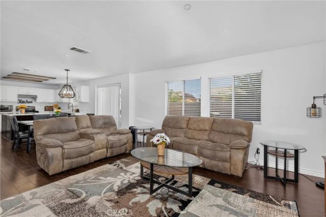 15559 Skylark Avenue, Fontana, CA 92336