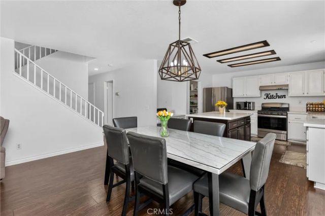 15559 Skylark Avenue, Fontana, CA 92336