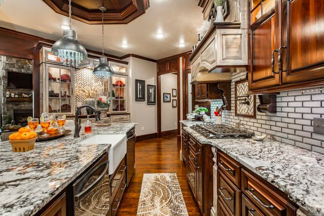 133 Osage Avenue, Mountain View, AR 72560