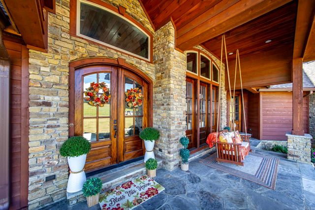 133 Osage Avenue, Mountain View, AR 72560