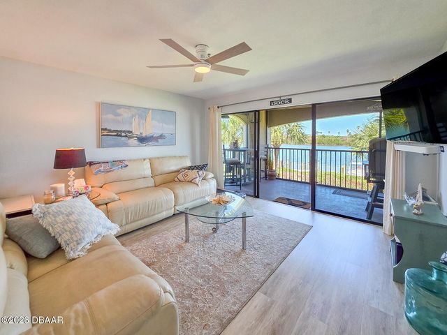 460 Bouchelle Dr Apt 201, New Smyrna Beach, FL 32169