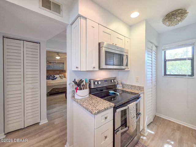 460 Bouchelle Dr Apt 201, New Smyrna Beach, FL 32169