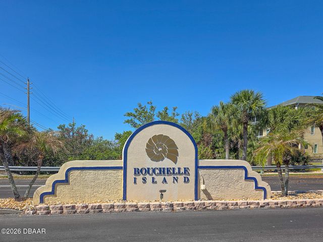 460 Bouchelle Dr Apt 201, New Smyrna Beach, FL 32169