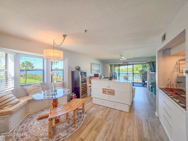 460 Bouchelle Dr Apt 201, New Smyrna Beach, FL 32169