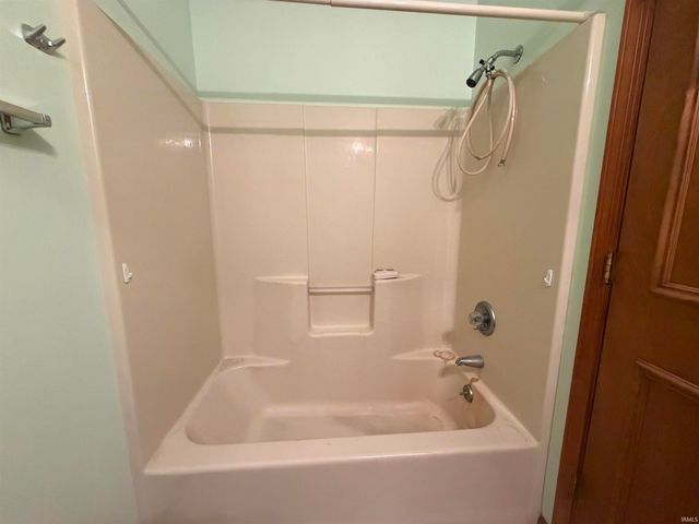 51937 Meadow Crest Drive, South Bend, IN 46628
