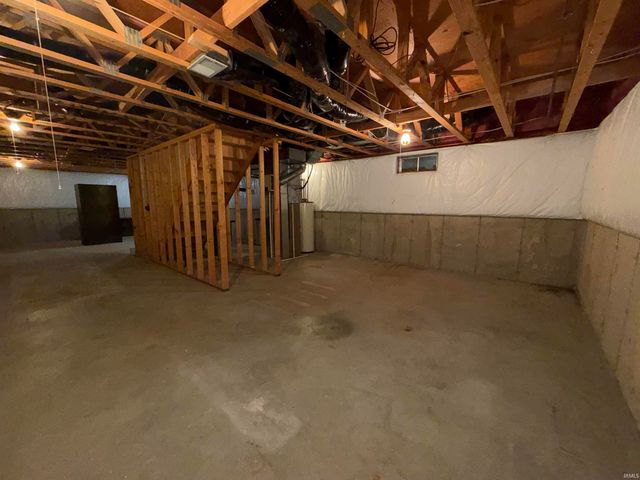 51937 Meadow Crest Drive, South Bend, IN 46628