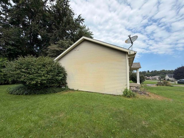 51937 Meadow Crest Drive, South Bend, IN 46628