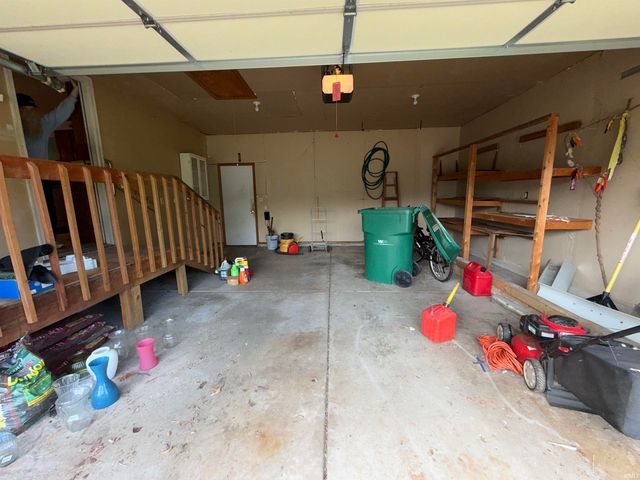 51937 Meadow Crest Drive, South Bend, IN 46628