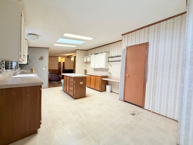 410 W Mable Street, Harrisburg, IL 62946