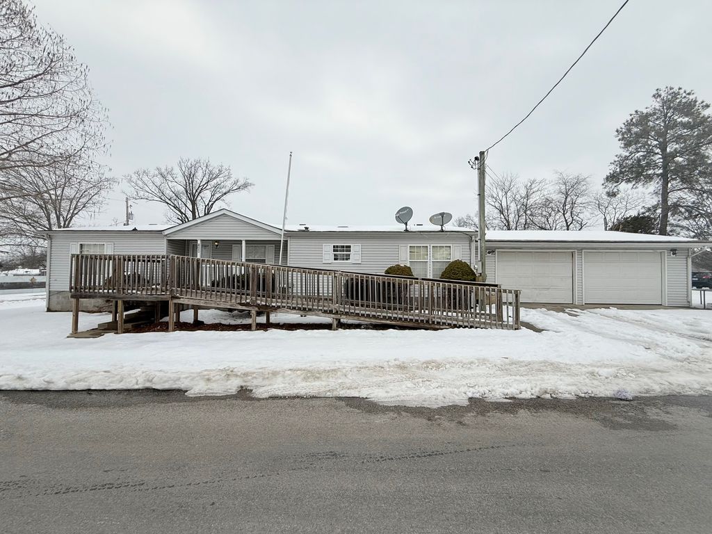 410 W Mable Street, Harrisburg, IL 62946