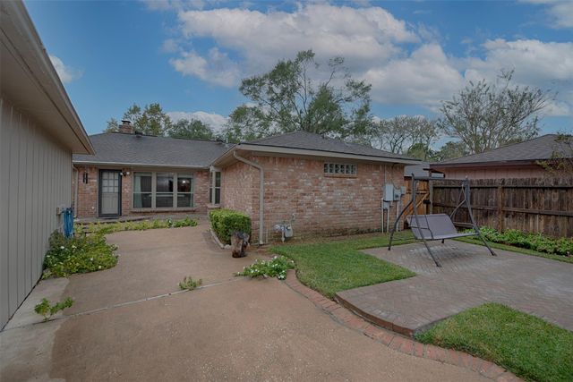 15610 Lone Tree Drive, Houston, TX 77084