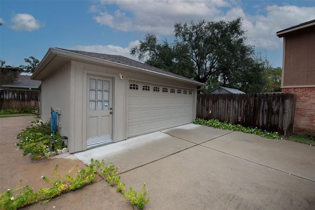 15610 Lone Tree Drive, Houston, TX 77084