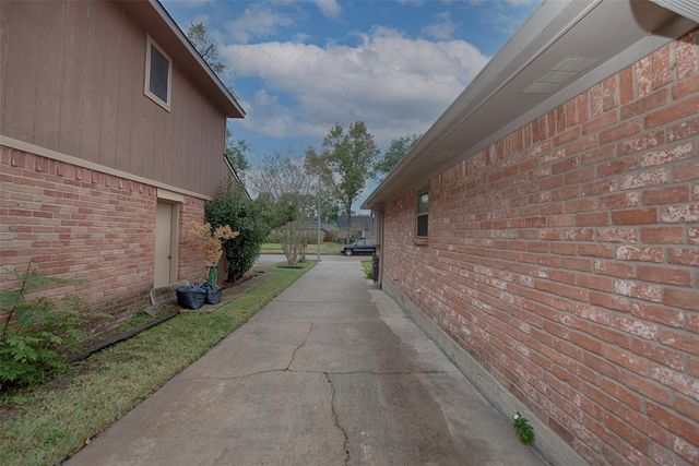 15610 Lone Tree Drive, Houston, TX 77084