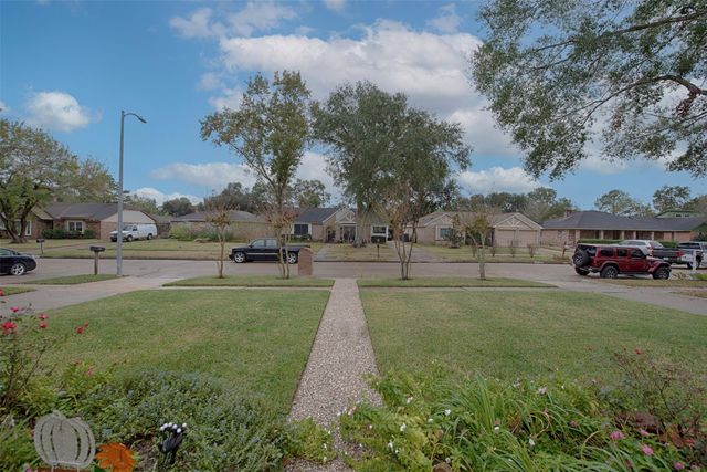 15610 Lone Tree Drive, Houston, TX 77084