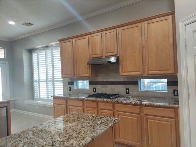 1601 N Lago Vista Court, Pearland, TX 77581