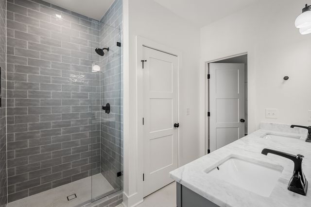 6515B Premier Dr, Nashville, TN 37209