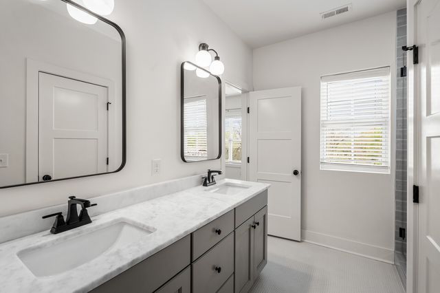 6515B Premier Dr, Nashville, TN 37209