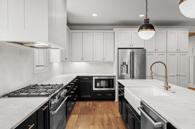 6515B Premier Dr, Nashville, TN 37209