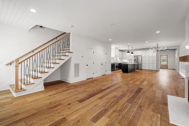 6515B Premier Dr, Nashville, TN 37209