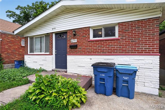 6751 Kenwood Drive, St Louis, MO 63121