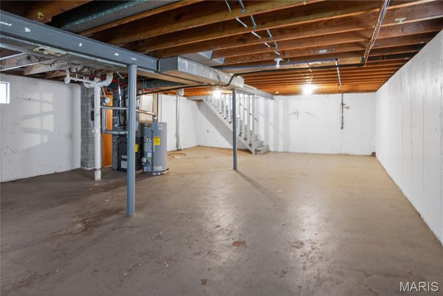 6751 Kenwood Drive, St Louis, MO 63121