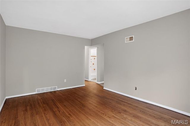 6751 Kenwood Drive, St Louis, MO 63121