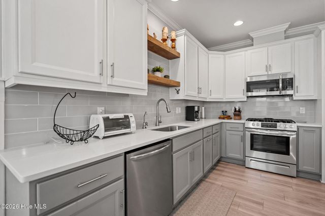 105 E Keel Drive, Hampstead, NC 28443