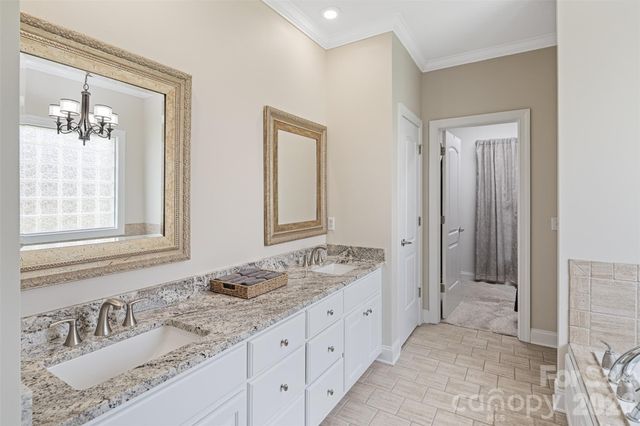 1746 30th Avenue Drive NE, Hickory, NC 28601