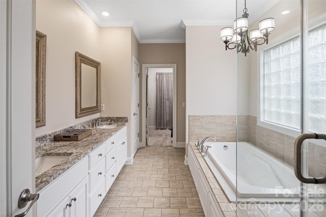 1746 30th Avenue Drive NE, Hickory, NC 28601