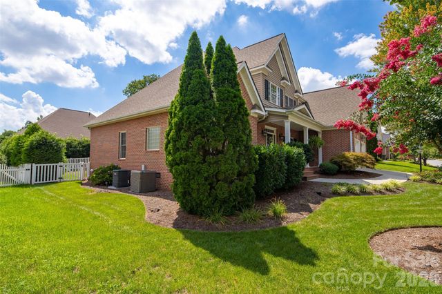 1746 30th Avenue Drive NE, Hickory, NC 28601