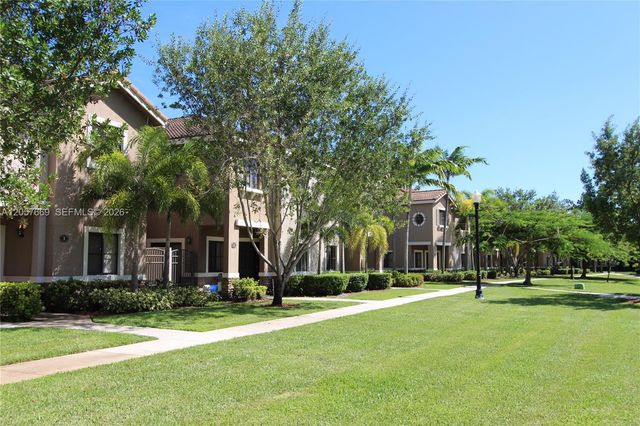 22841 SW 88 PL 301, Cutler Bay, FL 33190