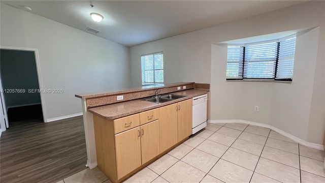 22841 SW 88 PL 301, Cutler Bay, FL 33190