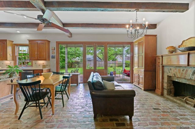 8327 Cypress Lake Dr, Baton Rouge, LA 70809