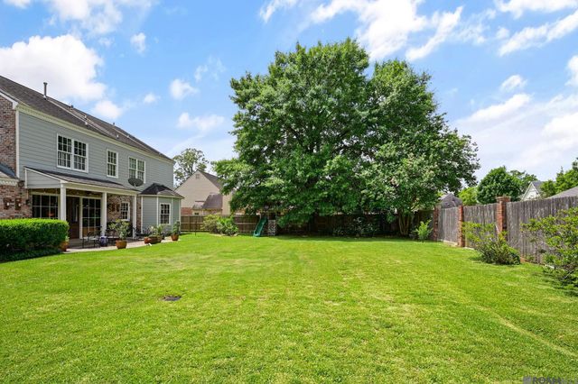 8327 Cypress Lake Dr, Baton Rouge, LA 70809