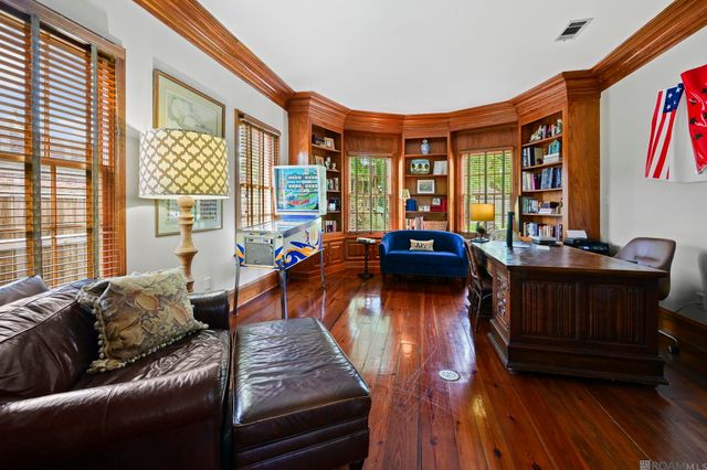 8327 Cypress Lake Dr, Baton Rouge, LA 70809