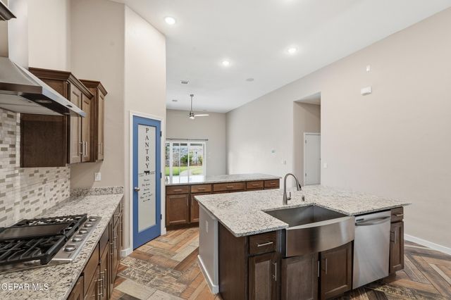 14825 WILLIAM MESHEL Drive, El Paso, TX 79938