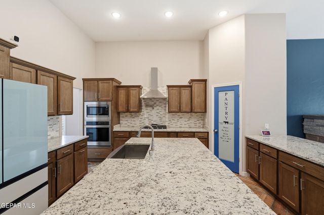 14825 WILLIAM MESHEL Drive, El Paso, TX 79938
