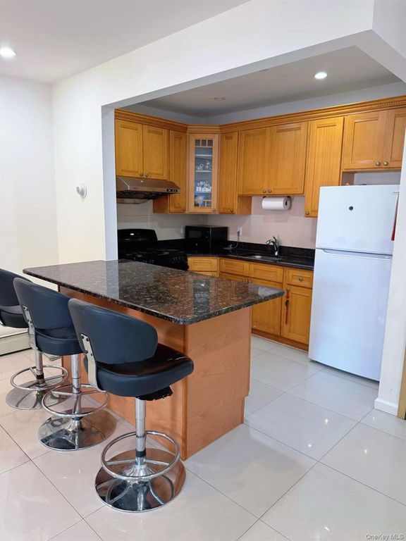 104-48 37th Drive 4D, Corona, NY 11368 — photo 2