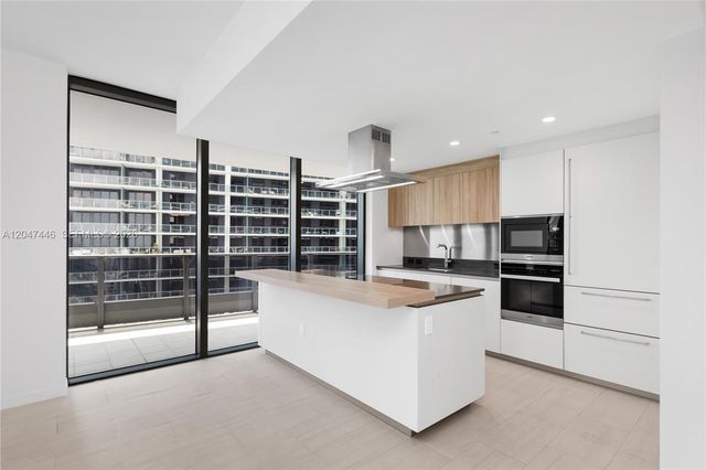 1000 Brickell Plaza 4015, Miami, FL 33131