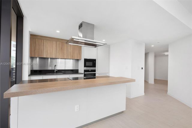 1000 Brickell Plaza 4015, Miami, FL 33131